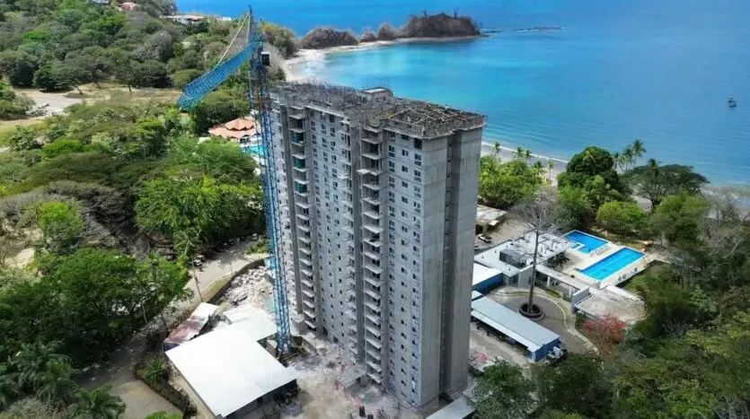 Venta de Apartamento en Punta Leona con Vista al Mar