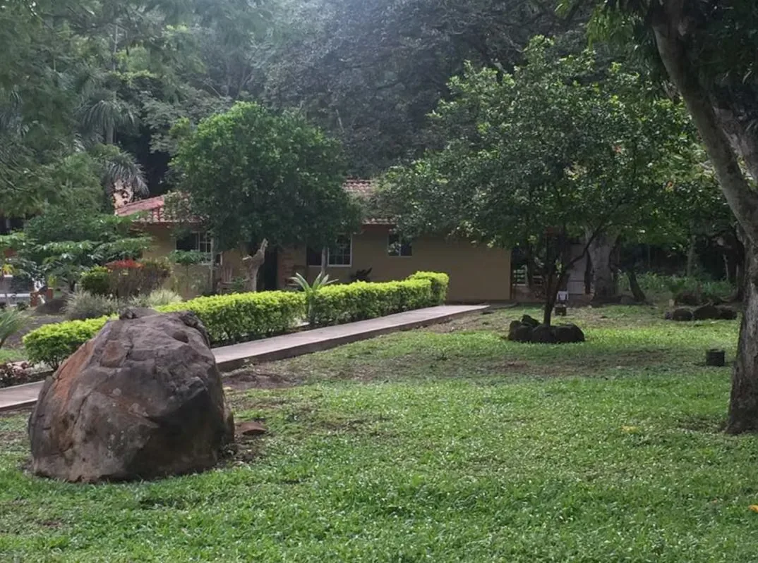 MA Asesoría vende lujosa residencia estilo mediterráneo ubicada en La Garita, Alajuela, la cual le brinda:, photo 2