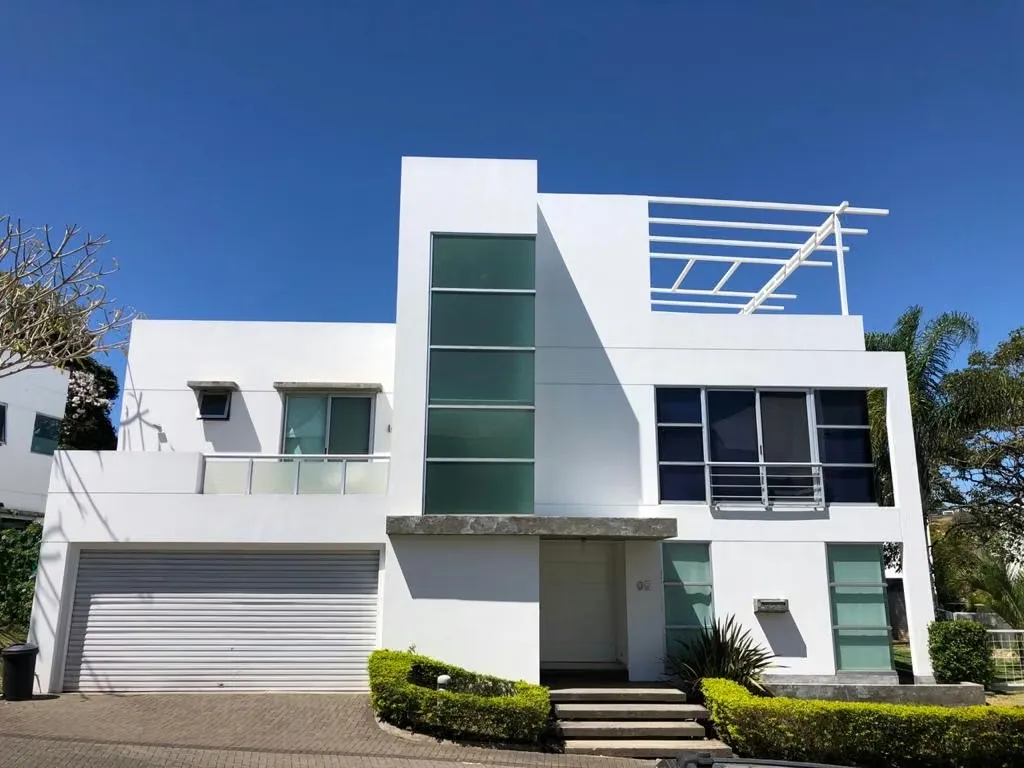Contemporary House Daluz for Rent