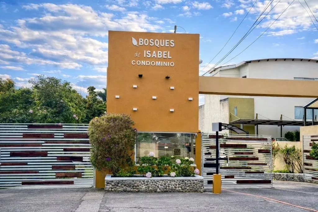 Casa Familiar de 3 Habitaciones con Jardín – Sabanilla, Montes de Oca