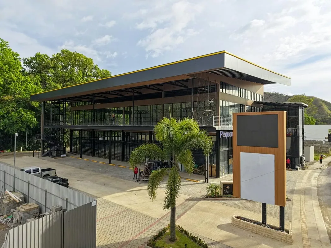 Position your business at the highest projection point in Herradura. We offer for rent a 360 ... — photo 5