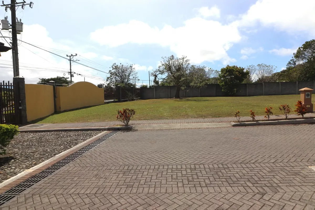 LOT FOR SALE in La Hacienda Gated Community, Santo Domingo, Costa Rica – SPM