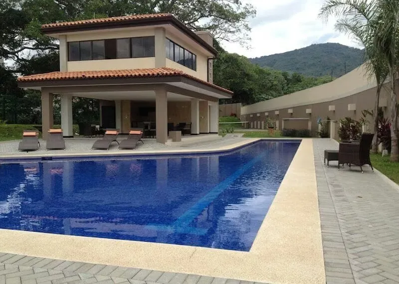 Viva con comodidad, seguridad y excelente ubicación en el reconocido Condominio Santa Ana Hills, una de las comunidades ... — photo 2