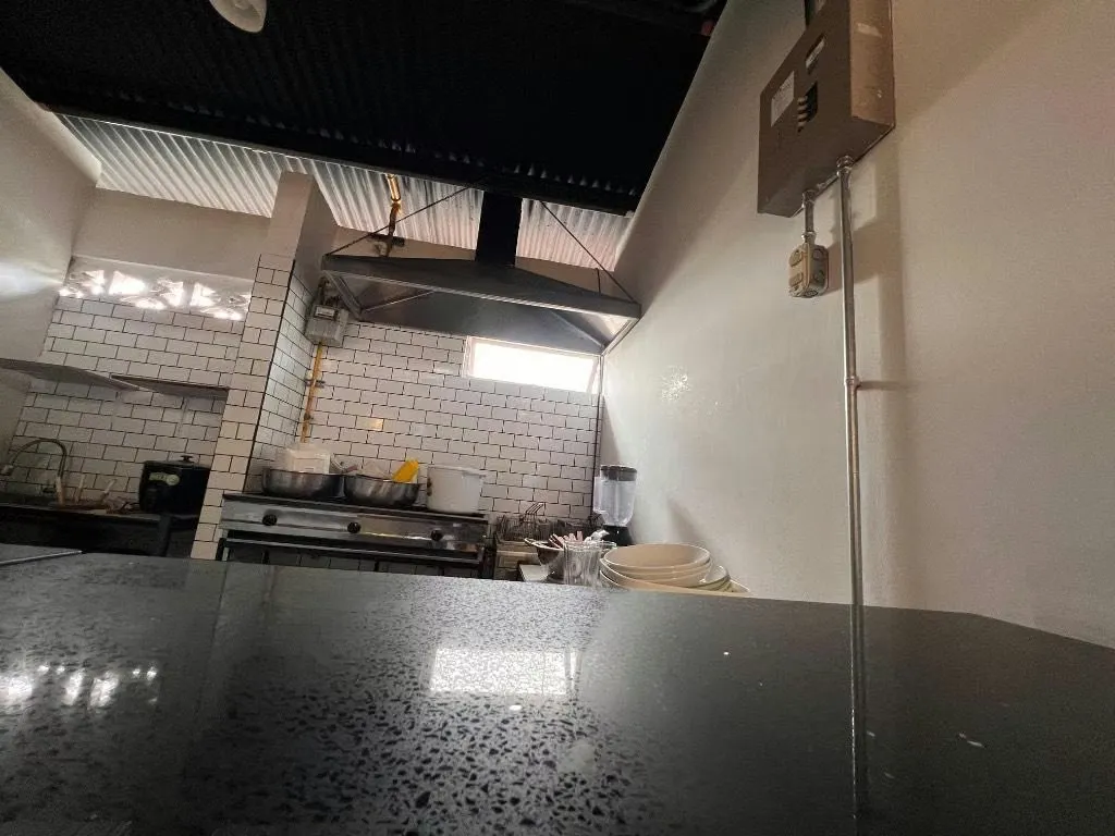 Alquiler de LOCAL comercial en Plaza Gastronómica en San Pedro Vargas Araya — photo 2