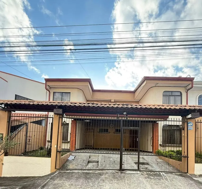Duplex apartment for sale in Los Arcos, Heredia