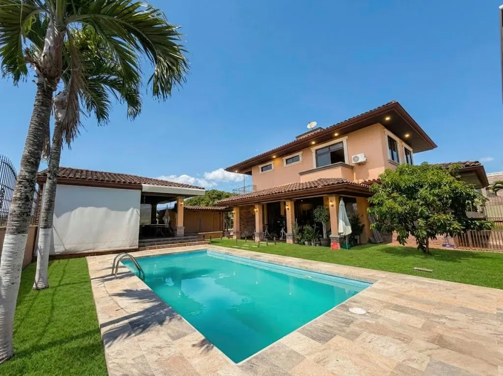 LUXURY HOME FOR SALE WITH PRIVATE POOL IN GATED COMMUNITY, GRECIA