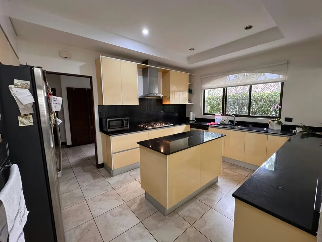 HOUSE FOR RENT OR SALE IN SANTA ANA – VALLE DEL SOL AREA*