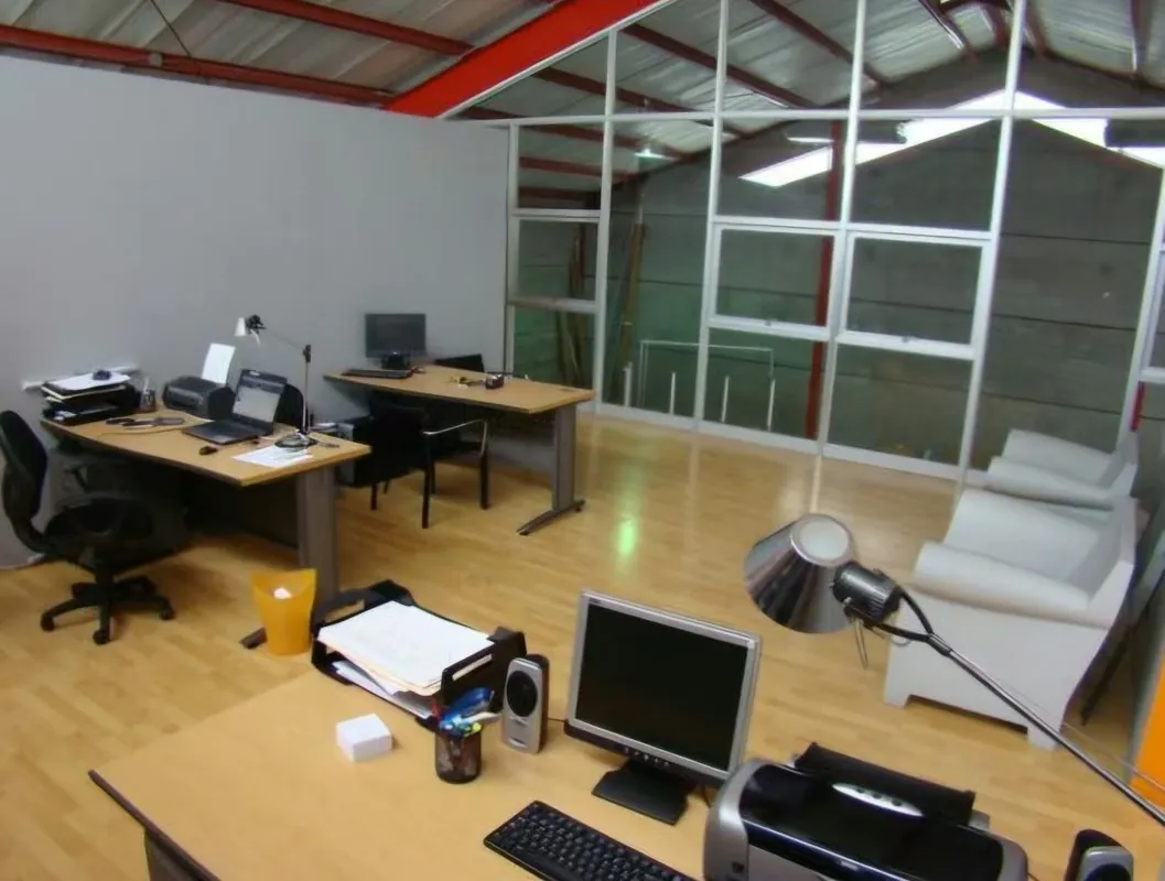 MA Asesoría Vende Ofibodega Uso Comercial e Industrial liviano, en Guachipelín, Escazú