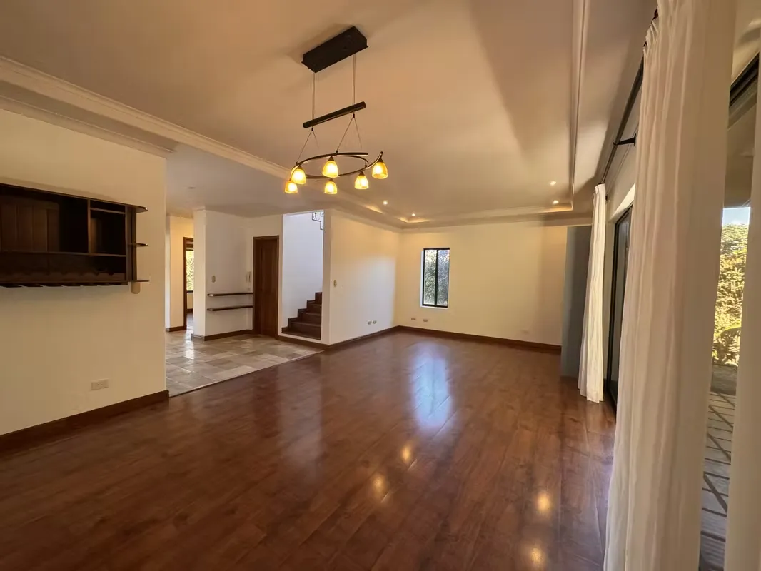 BEAUTIFUL HOUSE FOR RENT IN SANTA ANA IN CONDOMINIUM