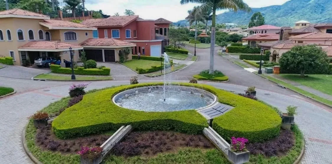 FOR SALE: FLAT CORNER LOT WITH VIEW – ROBLE SABANA, CURRIDABAT