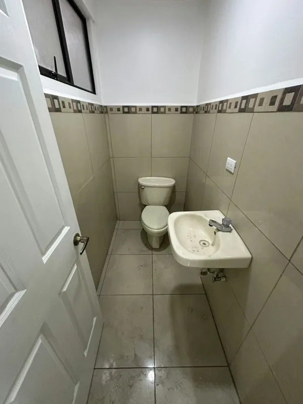 Office rental, medical office, in San Bosco de San Jose by Paseo Colon, 300 metres from the children's hospital and the San Juan de Dios hospital, are 38 square meters, with ... — photo 5