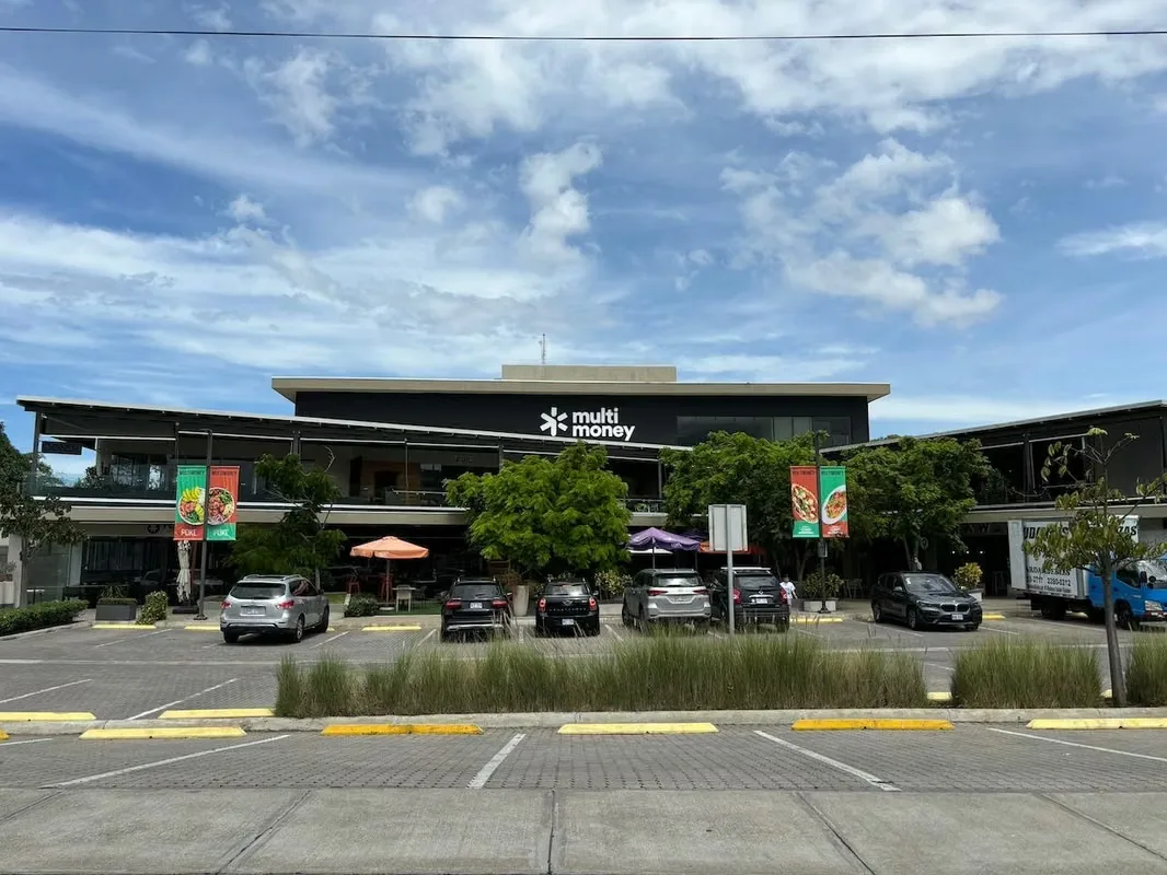 In the heart of Lindora, Santa Ana, this beautiful shopping plaza is located. It has easy and quick access through several routes and is just a few minutes from access to Route 27 and ...