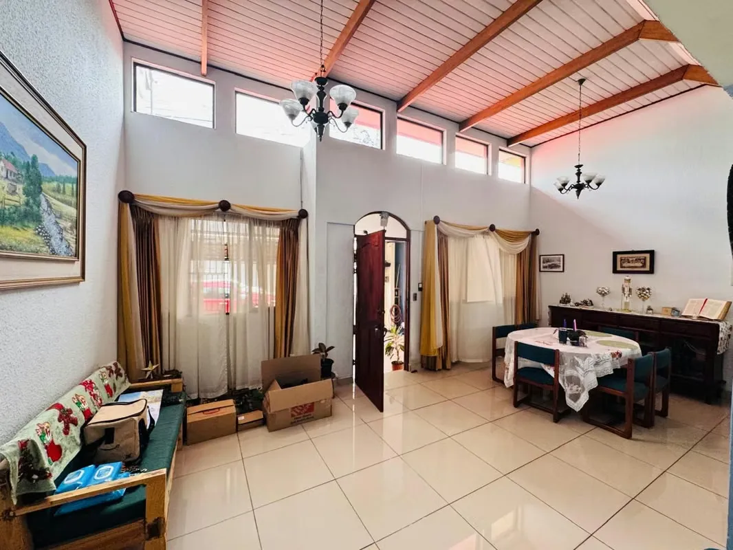 House for sale with mixed land use in La Uruca, close to everything! — photo 4