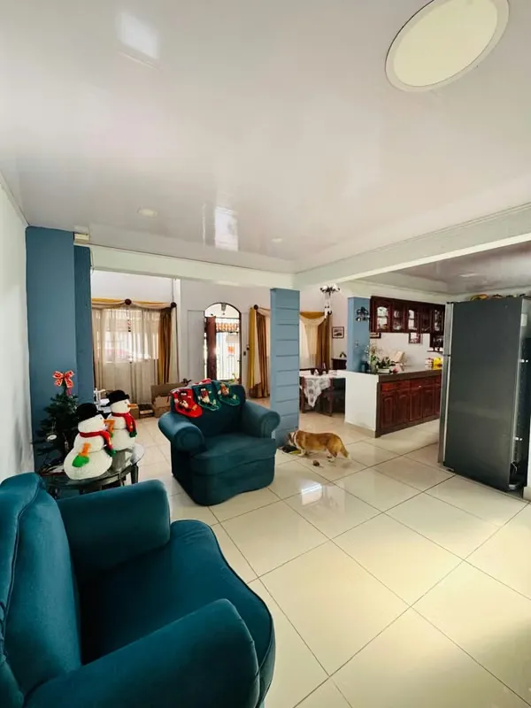 House for sale with mixed land use in La Uruca, close to everything! — photo 5