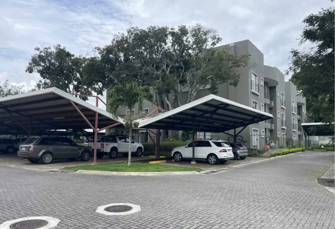 Modern and Accessible Condo of 3 Rooms Surrounded by Nature - Ideal for Families, Investment or Professionals