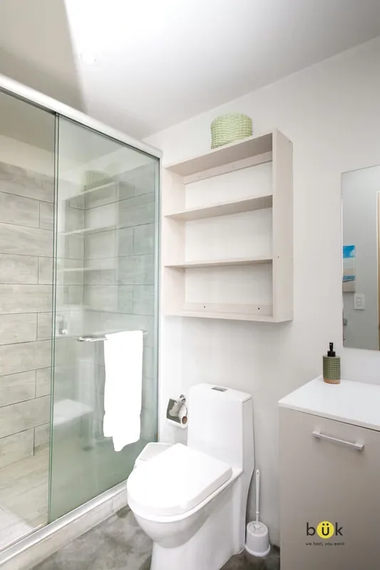 Located on the 27th floor of **URBN Escalante**, in the heart of **San José**, this modern studio apartment offers comfort, style, and stunning city views. — photo 5