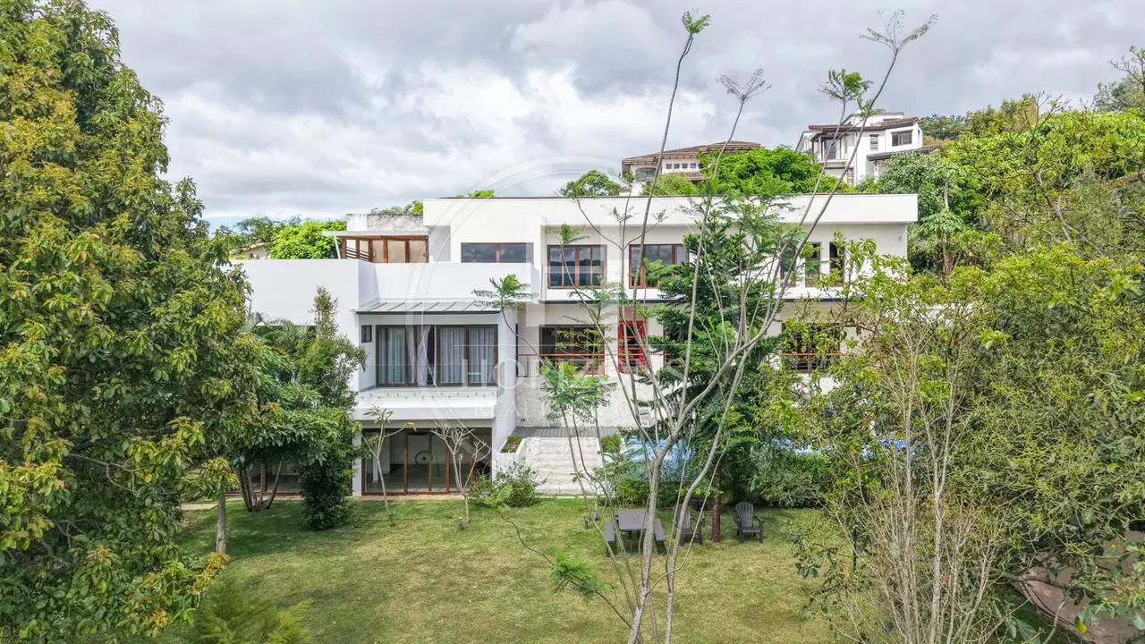 Luxury House in Condo Hacienda Gregal in Curridabat Extensive Gardens and Swimming pool noj1250ij