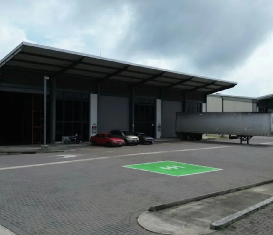 WAREHOUSE / OFFICE FOR RENT IN PARQUE CONDAL, CIRUELAS – BLOCK E*