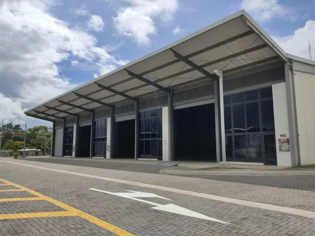 Bodega de 3744 m² en complejo industrial Ciruelas