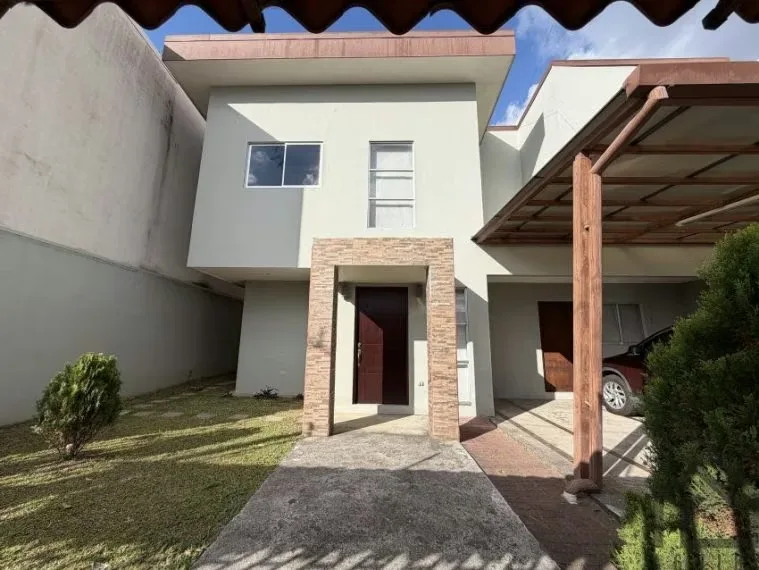 Beautiful house with spacious rooms, natural light and plenty of green space — photo 2