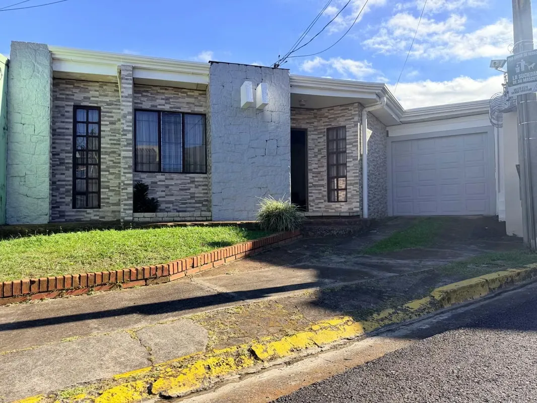 Casa grande de una Planta en Heredia