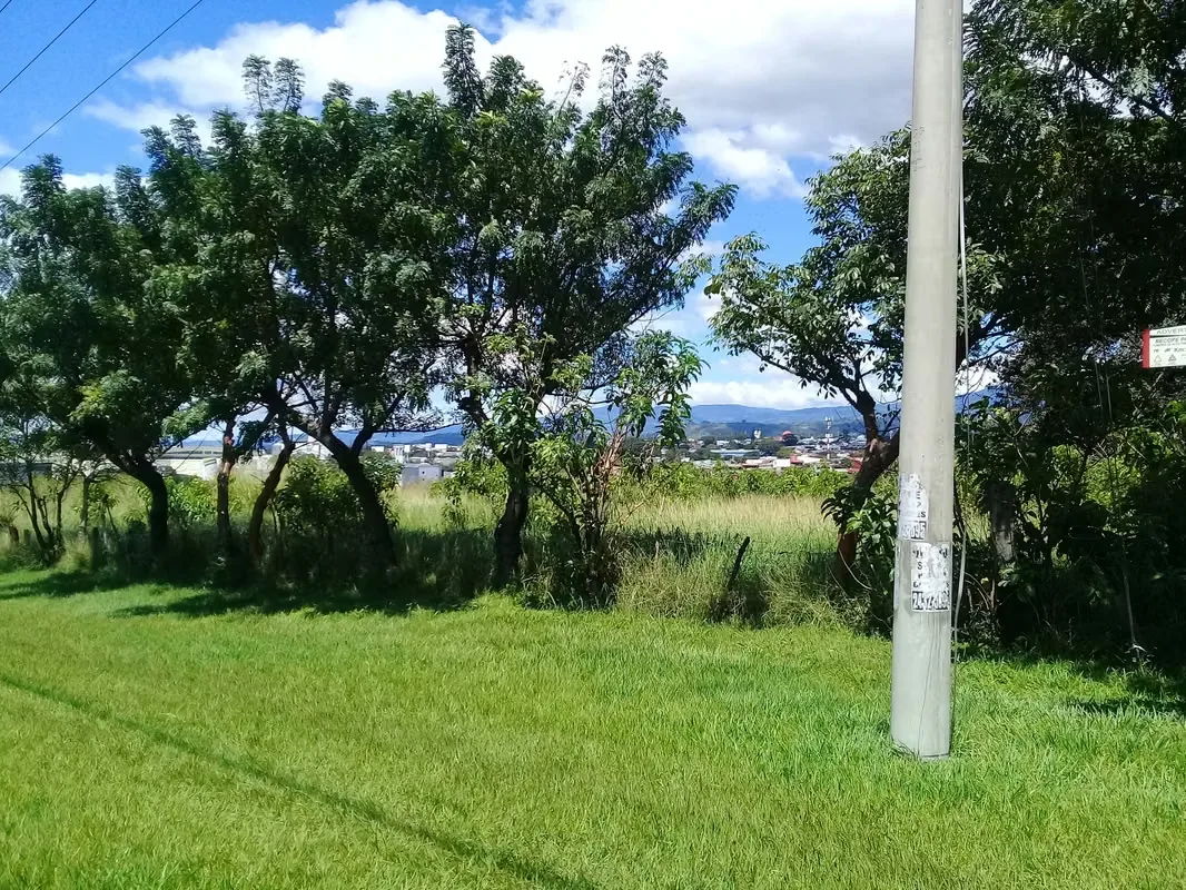 It is located in front of the Juan Santamaria Airport, north side, entering the Alajuela Radio. Unique with that measure in the area. It is 54,645 ...