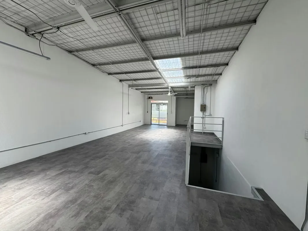 Independent office/warehouse for rent in San José by old Yanber factory – 240 m². — photo 2