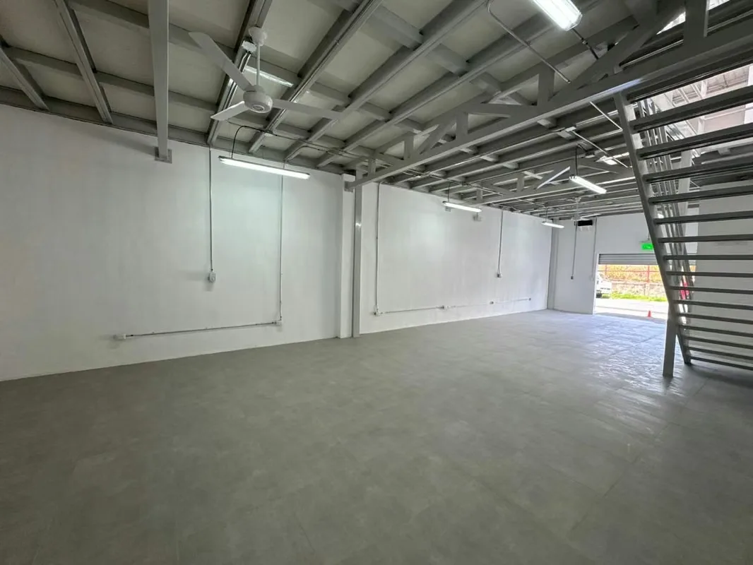 Independent office/warehouse for rent in San José by old Yanber factory – 240 m². — photo 3