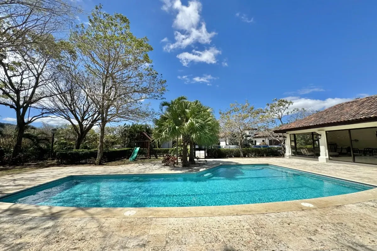 Venta de casa de un piso en Santa Ana