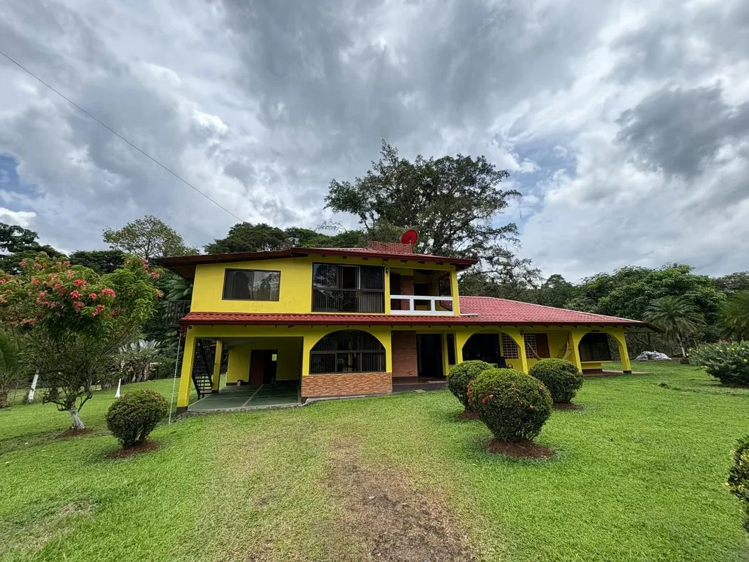 Country Estate for Rent Surrounded by Nature – Peaceful Living Near the City