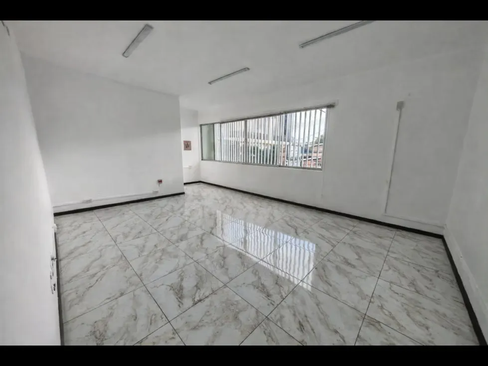 Se alquilan oficinas en segundo piso con lobby en Montes de Oca. Esta ... — photo 5