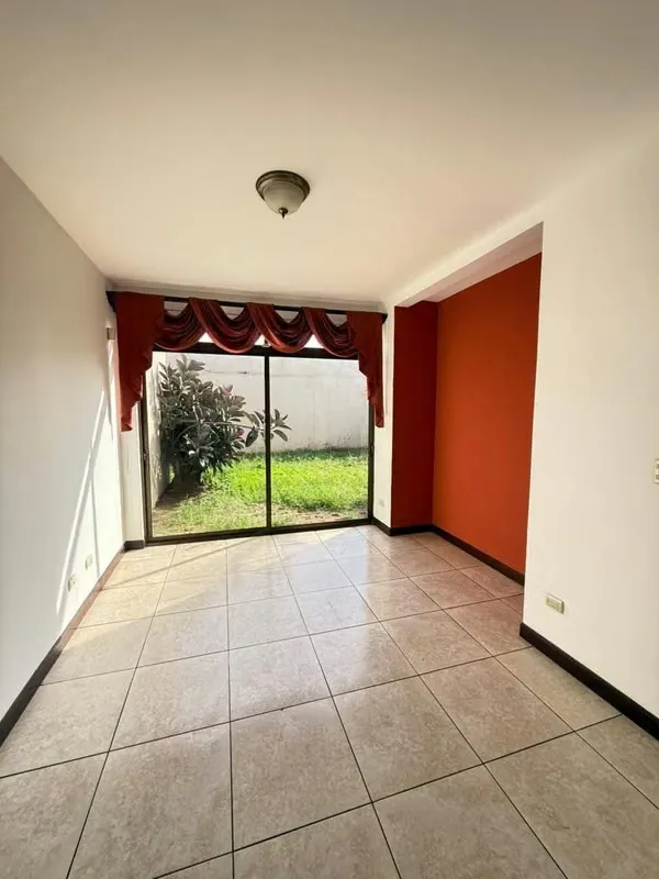Se Vende o Se Alquila Hermosa Casa en Santo Domingo de Heredia — photo 5