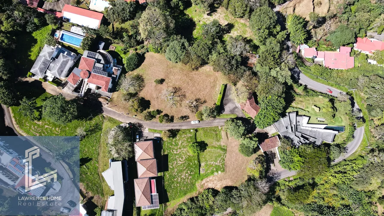 Located in the prestigious Altamira Residential Condominium, with unparalleled mountain views, just minutes from Mas X Menos, Fresh Market, and shopping centers. — photo 4