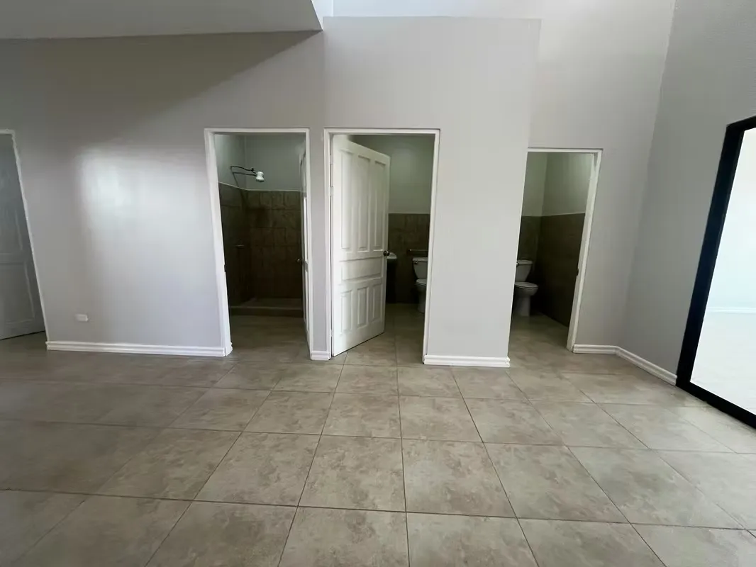 For Rent — photo 5