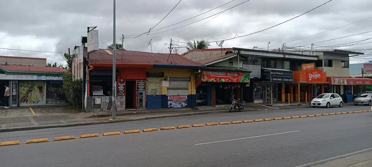 OFERTA) Sell in the center of San Joaquín de Flores, in front of the royal street, are 743 meters. Mixed use, big commercial point. Currently with rent income. SPECIAL PRICE: ... — photo 2
