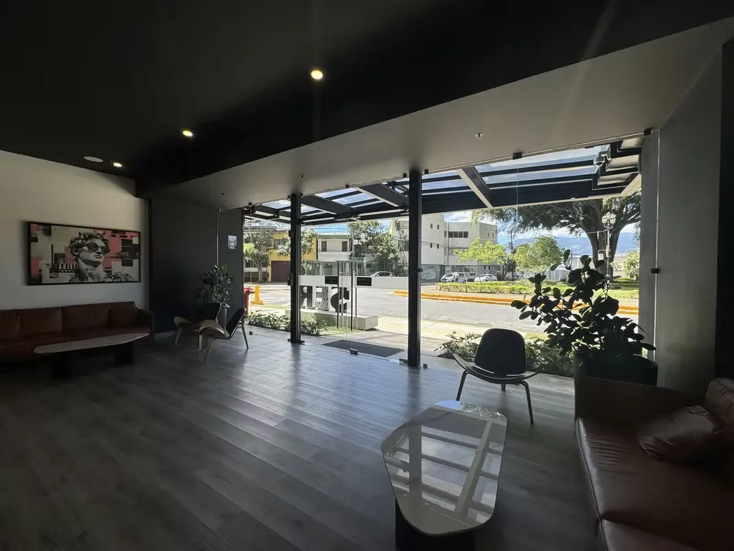 ¡Vive en el corazón de la zona más vibrante de San José! Este espectacular apartamento tipo estudio en el icónico edificio ... — photo 3