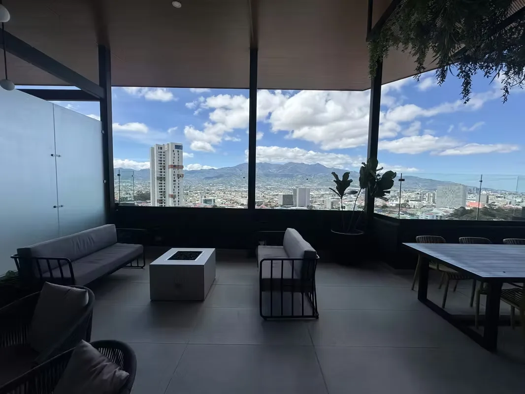 ¡Vive en el corazón de la zona más vibrante de San José! Este espectacular apartamento tipo estudio en el icónico edificio ... — photo 4
