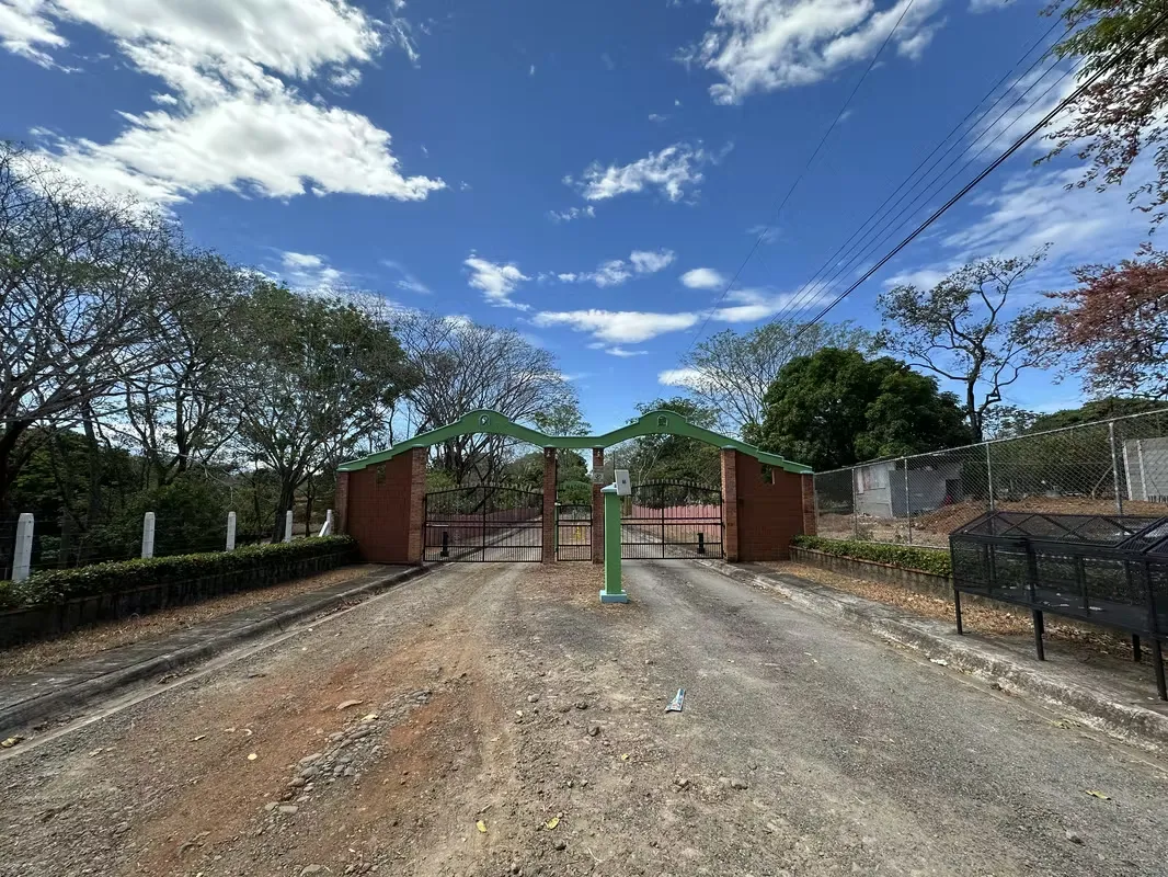 Lote de 2210m2 en San Mateo de Alajuela