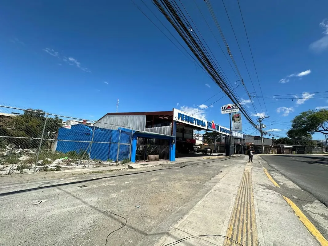 LAND IS SOLD USING MIXED FLOOR HILLLO SAN SEBASTIAN