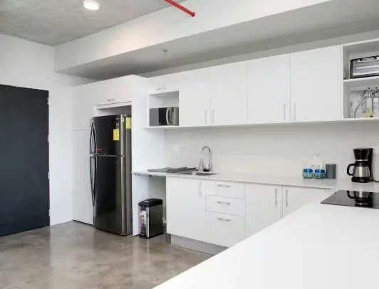 Modern and stylish studio apartment located on the 16th floor of URBN Escalante, in the vibrant neighborhood of Barrio Escalante, one of the most desirable areas of San José. — photo 4