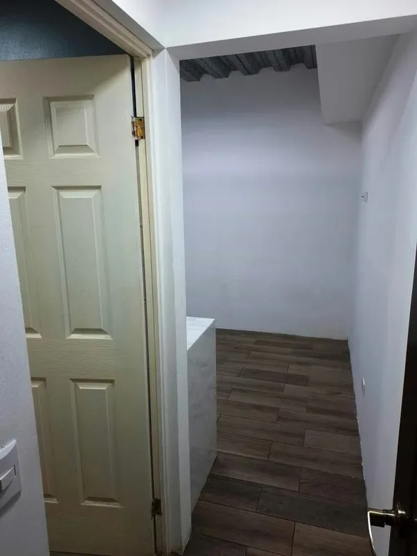 Second or third floor, 1 fully integrated room, 1 full bathroom (private)., photo 3