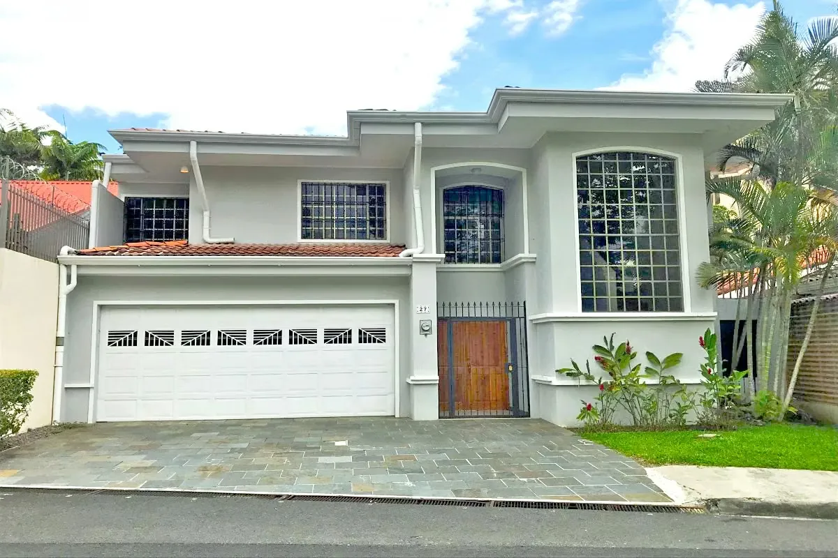 Two houses for rent in Escazú, Los Laureles