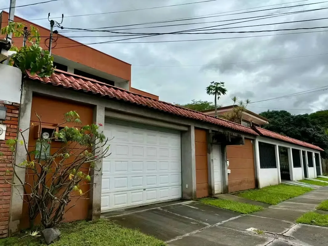Independent House for Sale in Santa Ana