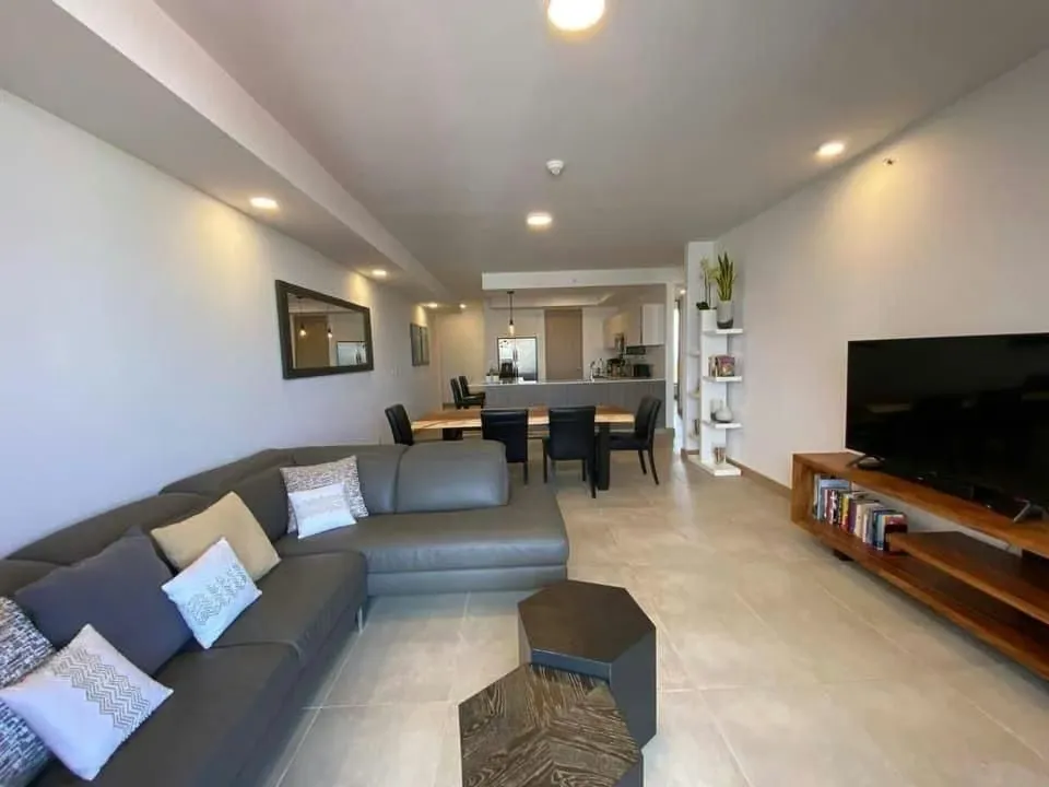 SE ALQUILA Precioso apartamento en Torre TriBca en Rohrmoser!