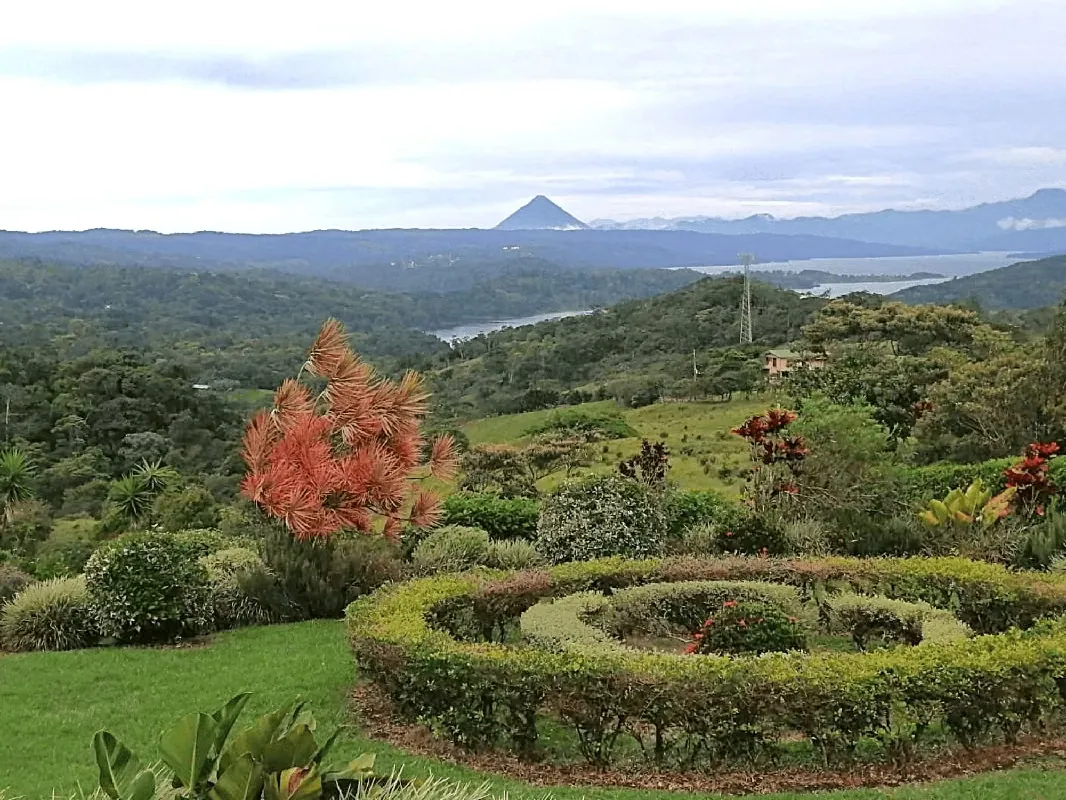 Foe Sale, House with Views of Lake Arenal