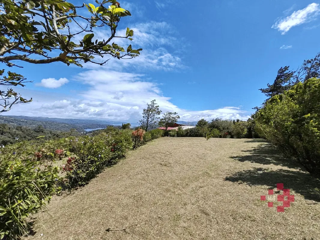 Tierras Morenas de Tilarán, Guanacaste | View of Lake Arenal and Arenal Volcano — photo 2