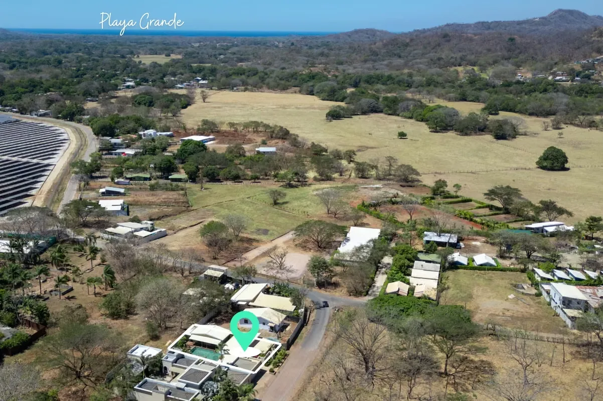 Beautiful brand-new 4-bedroom, 4.5-bathroom home located in La Garita Nueva, just minutes from the famous beaches of Tamarindo, Playa Grande, Conchal and Flamingo. Designed with ... — photo 2