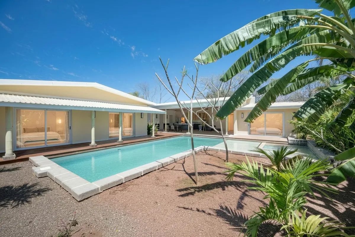 Beautiful brand-new 4-bedroom, 4.5-bathroom home located in La Garita Nueva, just minutes from the famous beaches of Tamarindo, Playa Grande, Conchal and Flamingo. Designed with ... — photo 3
