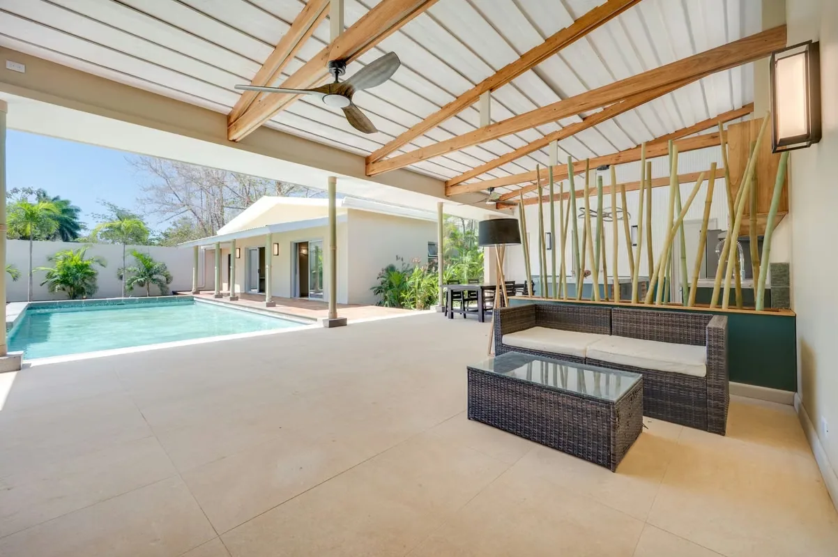 Beautiful brand-new 4-bedroom, 4.5-bathroom home located in La Garita Nueva, just minutes from the famous beaches of Tamarindo, Playa Grande, Conchal and Flamingo. Designed with ... — photo 5