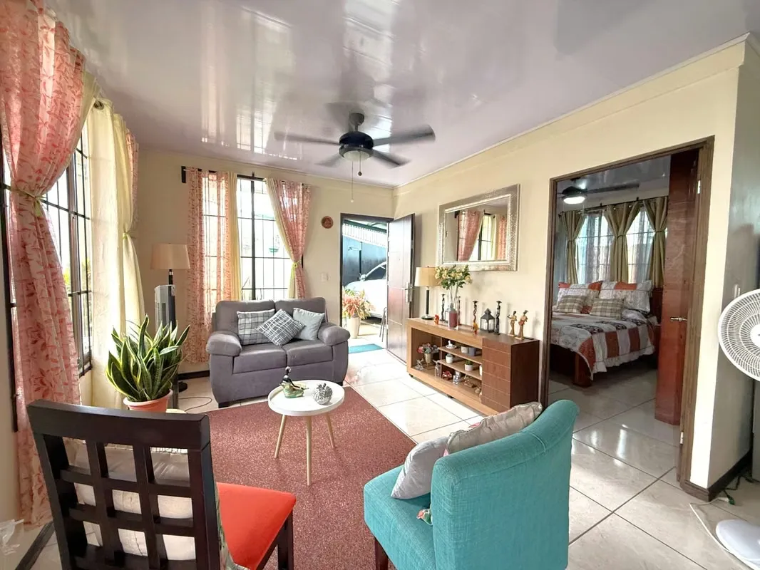 Venta de casa de una planta en Orotina, con menaje incluido